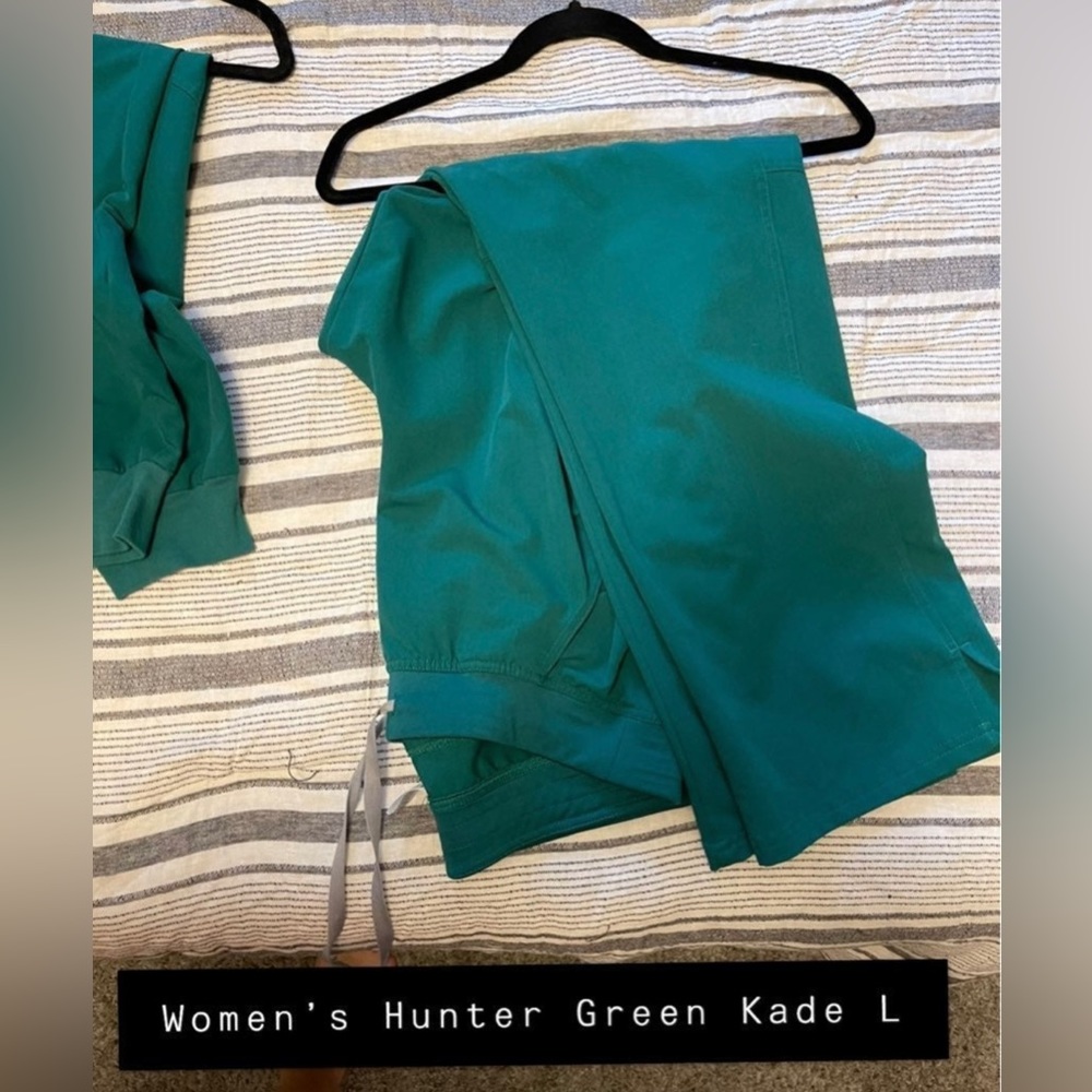 L Hunter Green Figs Set